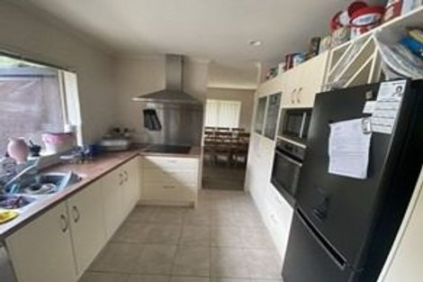 Photo of property in 15 Malin Place, Pinehill, Auckland, 0632