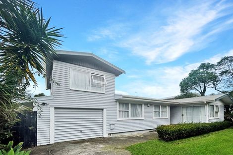 Photo of property in 17 Blanes Road, Weymouth, Auckland, 2103