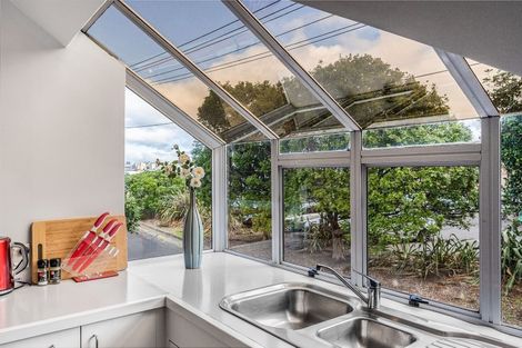 Photo of property in 1/2a Spring Street, Devonport, Auckland, 0624