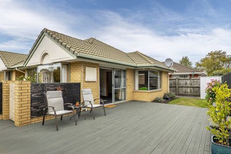 Photo of property in 15 Showgate Avenue, Sockburn, Christchurch, 8042