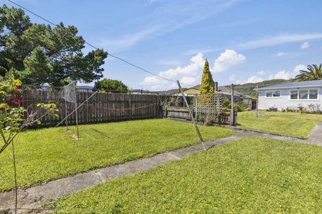 Photo of property in 11 Hinau Grove, Wainuiomata, Lower Hutt, 5014