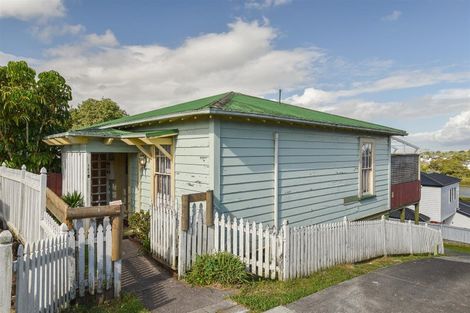 Photo of property in 141 Colwill Road, Massey, Auckland, 0614