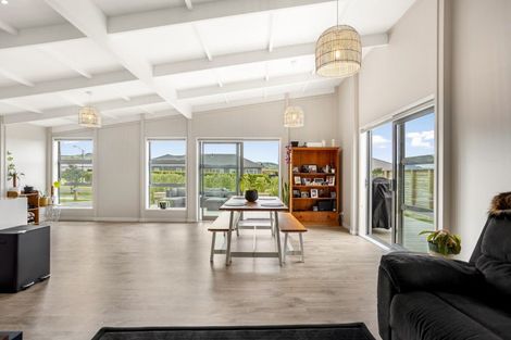 Photo of property in 8 Ngaroma Crescent, Whitianga, 3510