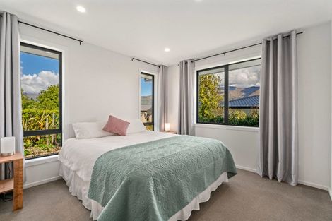 Photo of property in 19 Matipo Street, Wanaka, 9305