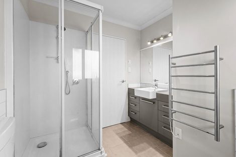 Photo of property in 215 Park Road, Hokowhitu, Palmerston North, 4410