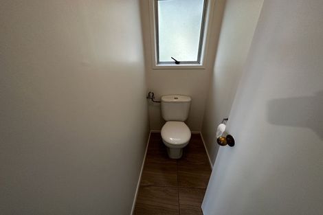 Photo of property in 10 Celeste Place, Totara Vale, Auckland, 0627