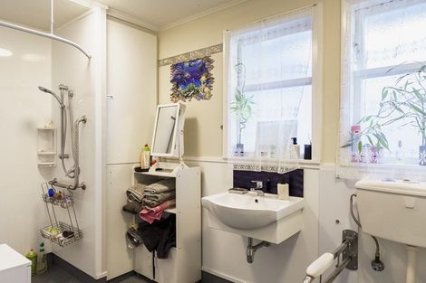Photo of property in 18 Wyatt Avenue, Onekawa, Napier, 4110