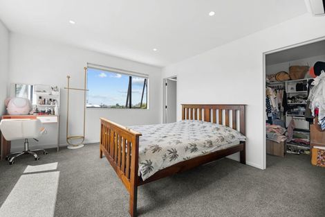 Photo of property in 6a Raeben Avenue, Hillcrest, Auckland, 0627