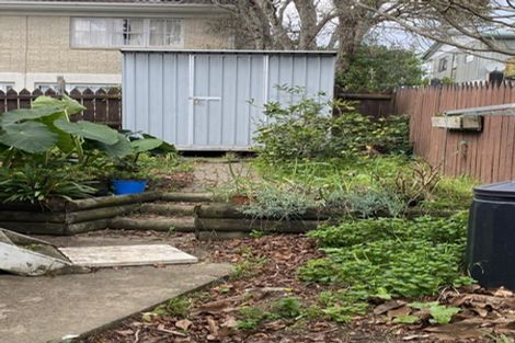 Photo of property in 2/138 Sunset Road, Unsworth Heights, Auckland, 0632