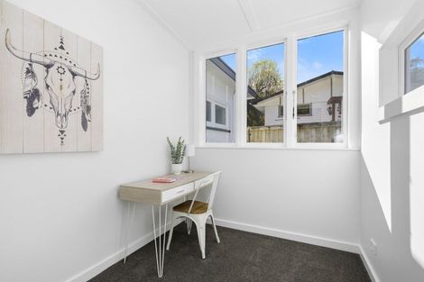 Photo of property in 48 Kamahi Street, Stokes Valley, Lower Hutt, 5019