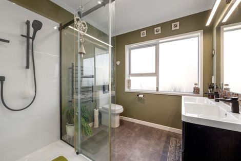 Photo of property in 20 Patterson Road, Hurworth, New Plymouth, 4371