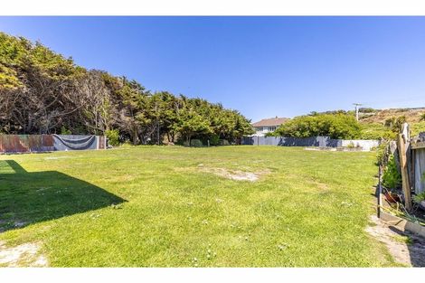 Photo of property in 28 Ocean Beach Road, Bluff, 9814