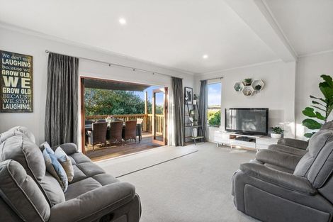 Photo of property in 9 Cromwell Place, Pukekohe, 2120