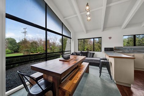 Photo of property in 301 Waihi Road, Hawera, 4673