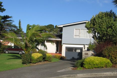 Photo of property in 25 Caesars Place, Churton Park, Wellington, 6037