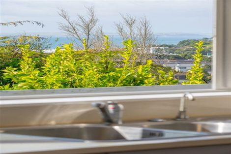 Photo of property in 1/37 Woodlands Crescent, Browns Bay, Auckland, 0630