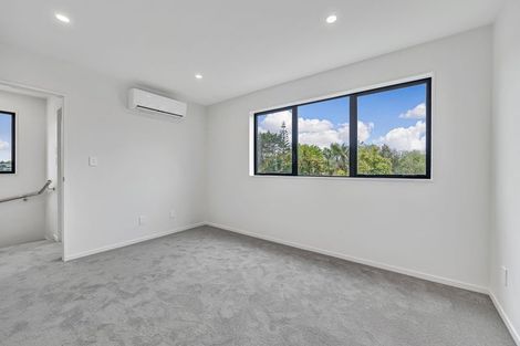Photo of property in 4/163 Edmonton Road, Te Atatu South, Auckland, 0610