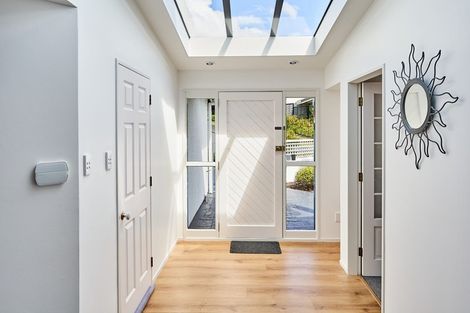 Photo of property in 30 Molyneux Close, Whitby, Porirua, 5024