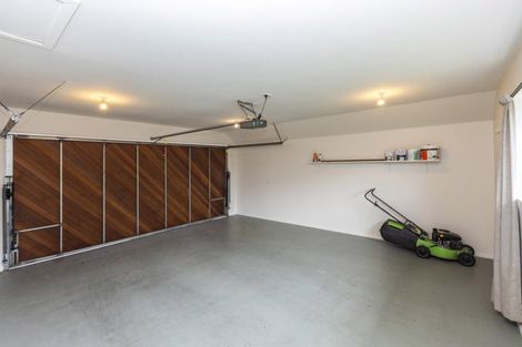 Photo of property in 129 Avonhead Road, Avonhead, Christchurch, 8042