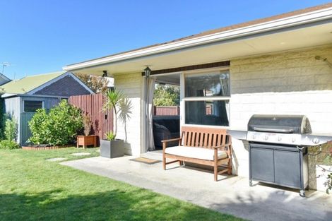 Photo of property in 10 Salford Avenue, Redwood, Christchurch, 8051