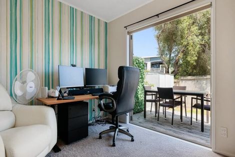 Photo of property in 128b Karewa Parade, Papamoa Beach, Papamoa, 3118