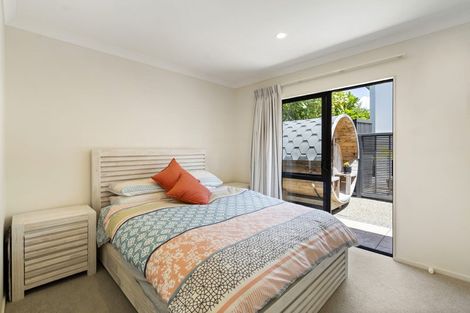 Photo of property in 8a Lupetti Rise, West Harbour, Auckland, 0618