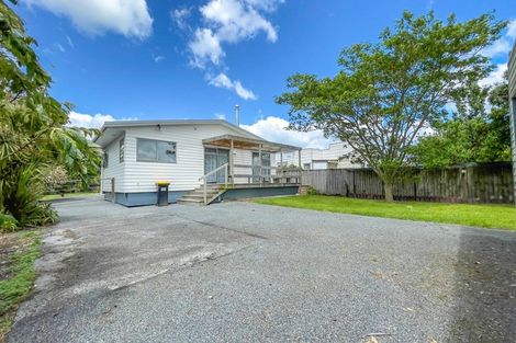 Photo of property in 15 Orchard East Road, Ngatea, 3503