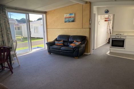 Photo of property in 91 Seventh Avenue, Urenui, 4377