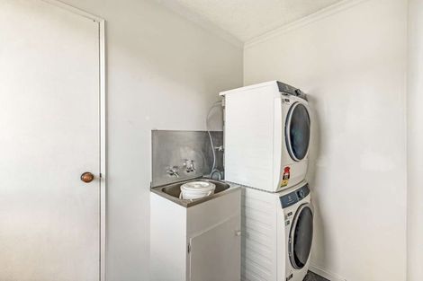 Photo of property in 84 Pioneer Road, Moturoa, New Plymouth, 4310