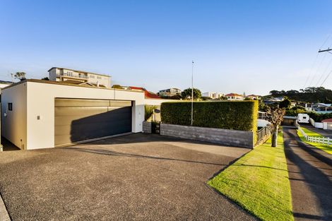 Photo of property in 30 Bayly Road, Moturoa, New Plymouth, 4310