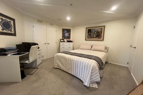 Photo of property in 8a/5 Kent Terrace, Mount Victoria, Wellington, 6011