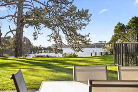 Photo of property in 5 Godwit Place, Waiuku, 2123