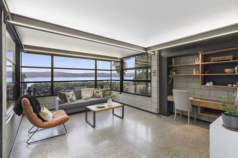 Photo of property in 377a Karaka Bay Road, Karaka Bays, Wellington, 6022