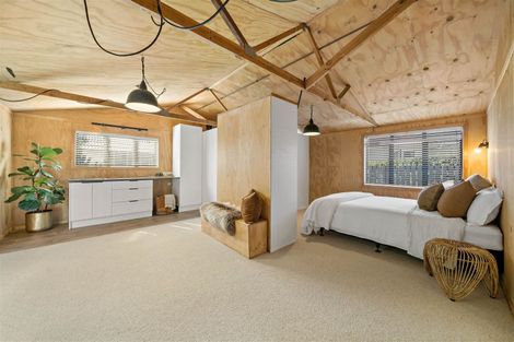 Photo of property in 17 Karamu Street, Te Atatu Peninsula, Auckland, 0610