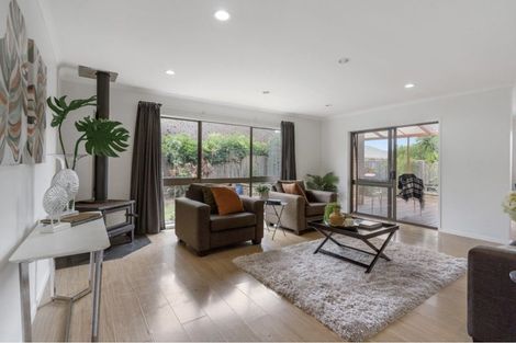 Photo of property in 4 Baronie Court, Half Moon Bay, Auckland, 2012
