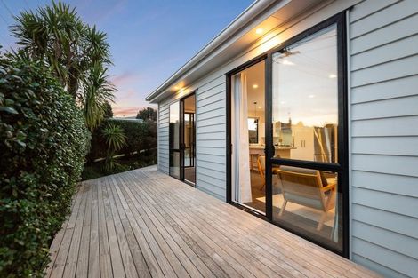 Photo of property in 14 Fordham Street, Beach Haven, Auckland, 0626