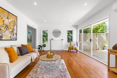Photo of property in 51 Smythe Road, Henderson, Auckland, 0612