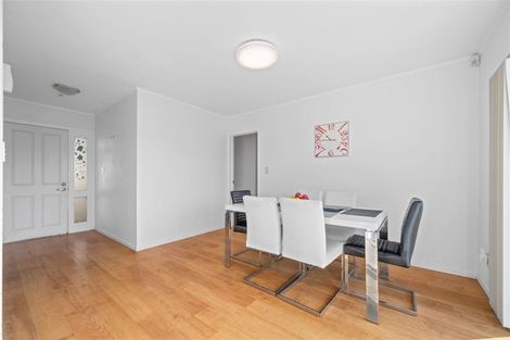 Photo of property in 1/37 Woodlands Crescent, Browns Bay, Auckland, 0630
