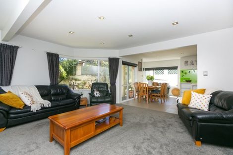 Photo of property in 1/1 Richmond Street, Fitzroy, New Plymouth, 4312