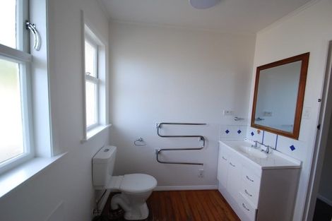 Photo of property in 127 Broderick Road, Johnsonville, Wellington, 6037