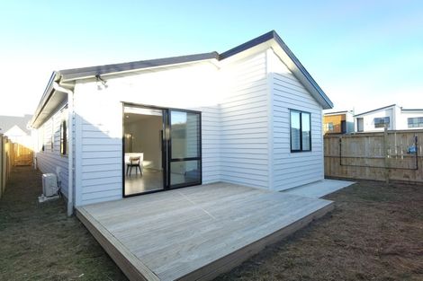 Photo of property in 4 Waka Ama Road, Karaka, Papakura, 2113