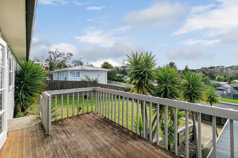 Photo of property in 60 Lauderdale Road, Birkdale, Auckland, 0626