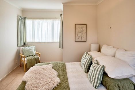 Photo of property in 79 Ashton Fitchett Drive, Brooklyn, Wellington, 6021