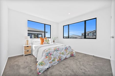 Photo of property in 36 Mcwhirters Farm Lane, Massey, Auckland, 0614