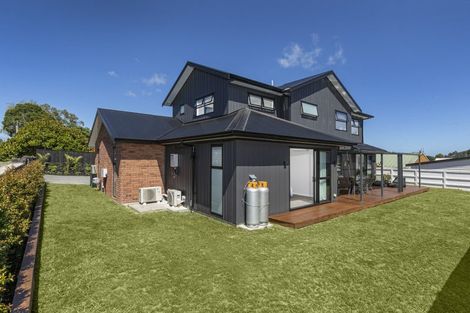 Photo of property in 2a Roland Road, Greenhithe, Auckland, 0632