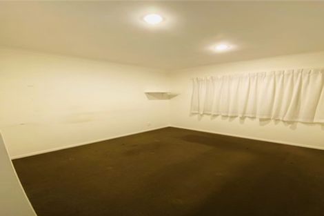 Photo of property in 256b Great North Road, Henderson, Auckland, 0612