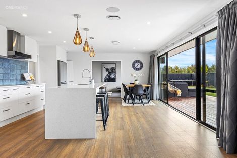 Photo of property in 7 Oakville Close, Rangiora, 7400