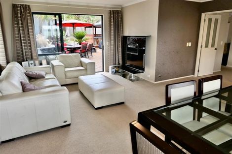 Photo of property in 11 Cognac Place, Henderson, Auckland, 0612