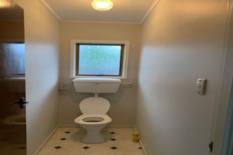 Photo of property in 2/48 Stanniland Street, Sunnyhills, Auckland, 2010