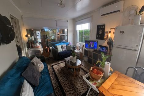 Photo of property in 14 Mickle Street, Te Atatu South, Auckland, 0610